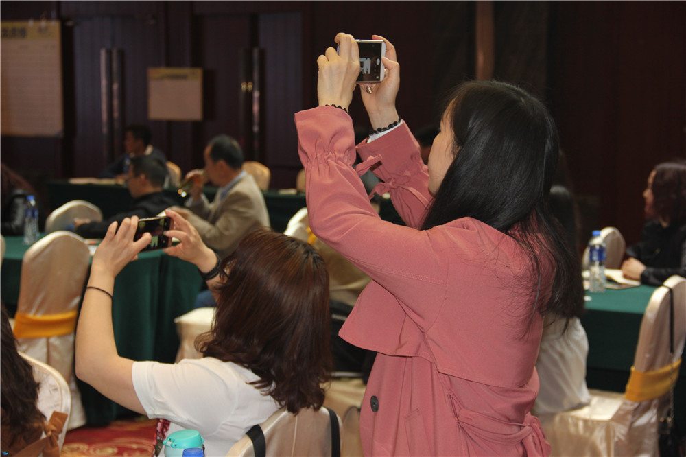 學員認真學習 (3).jpg